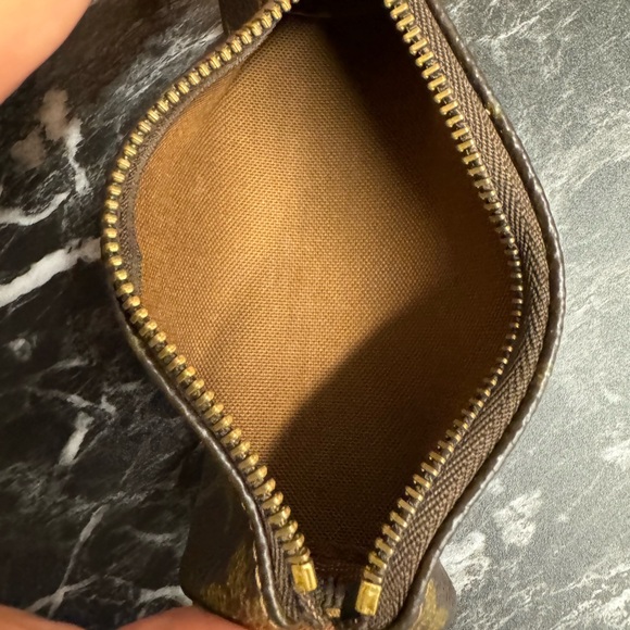 11659 Louis Vuitton Monogram Gold Ball Holder Zip Pouch - Picture 3 of 8